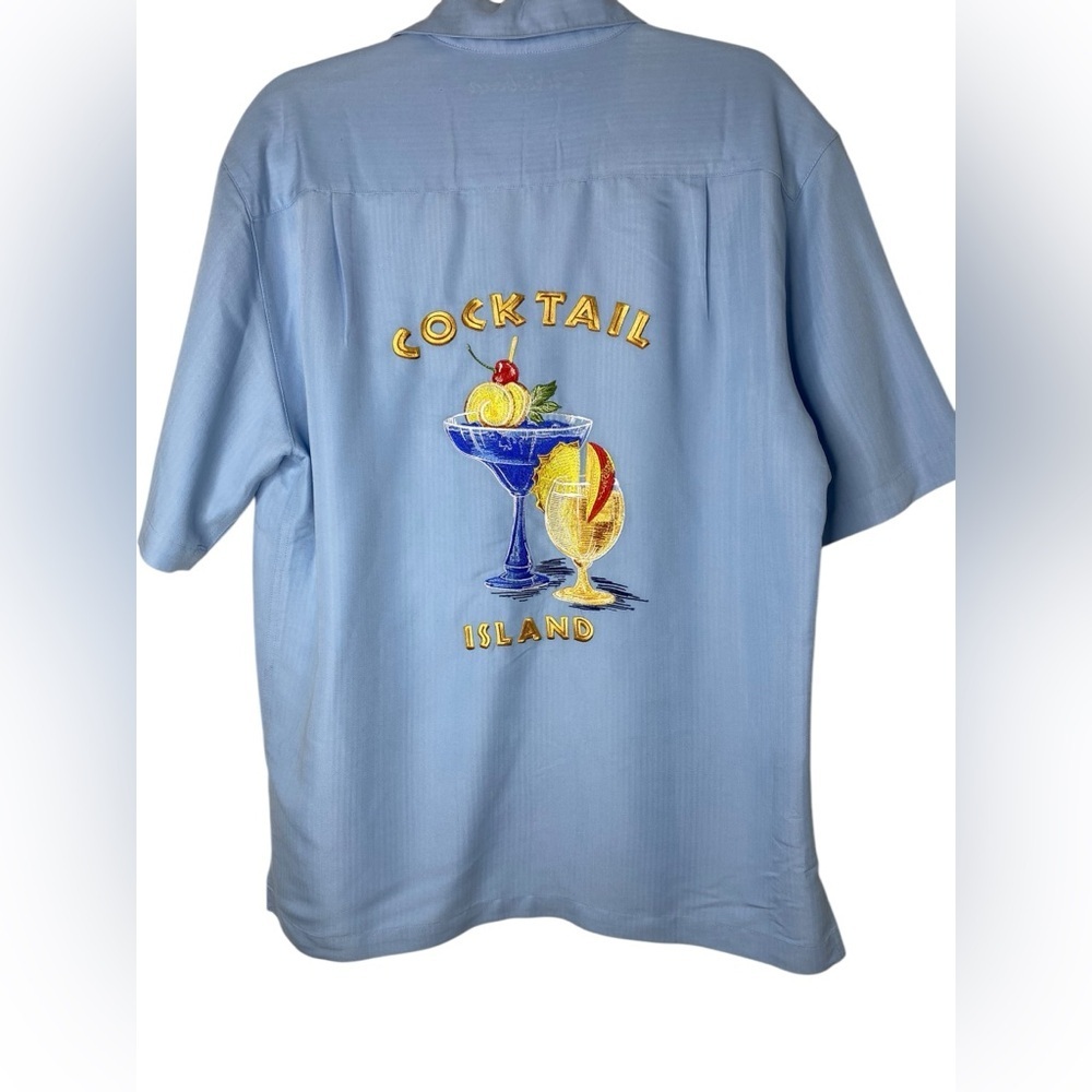 Caribbean shirt Embroidered cocktail design on the back Sz Medium tropical Mens